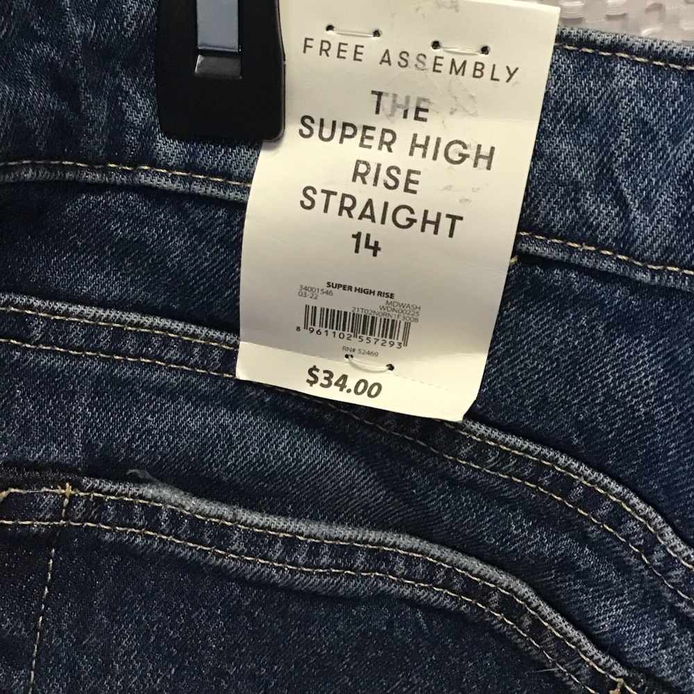 Free Assembly jeans 14 NWT - Picture 3 of 4